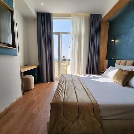 Hotel Gold Vlorë Exteriör bild