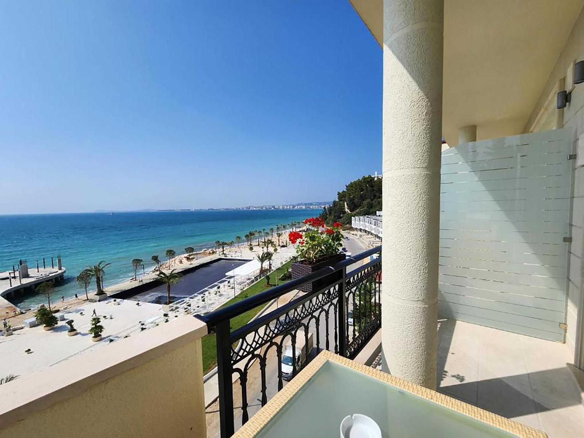 Hotel Gold Vlorë Exteriör bild