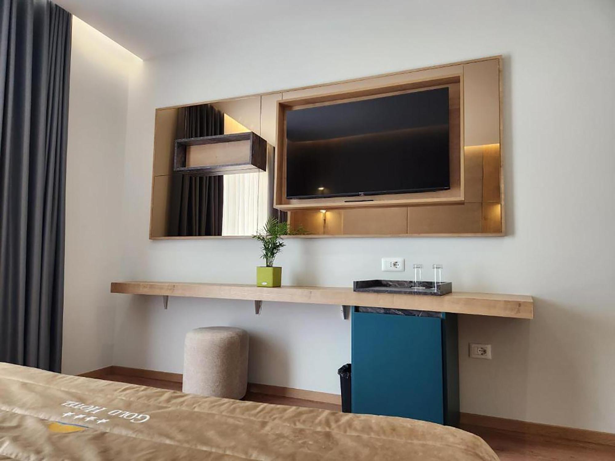 Hotel Gold Vlorë Exteriör bild