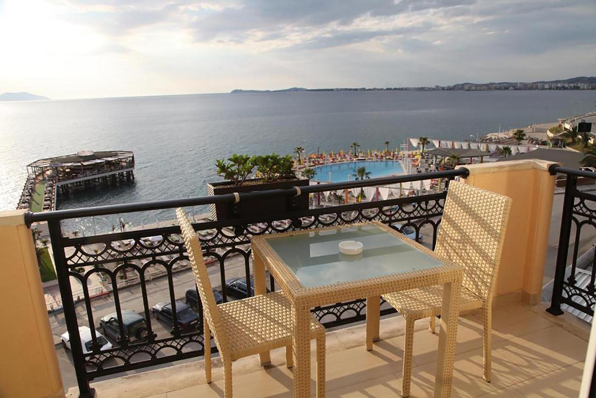 Hotel Gold Vlorë Exteriör bild