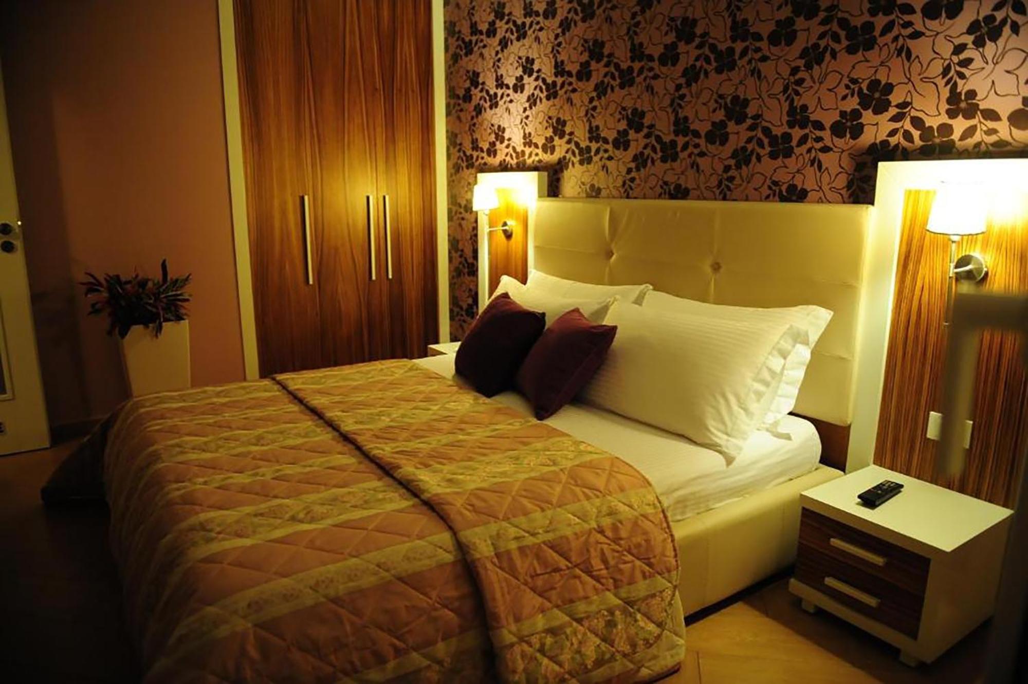 Hotel Gold Vlorë Exteriör bild
