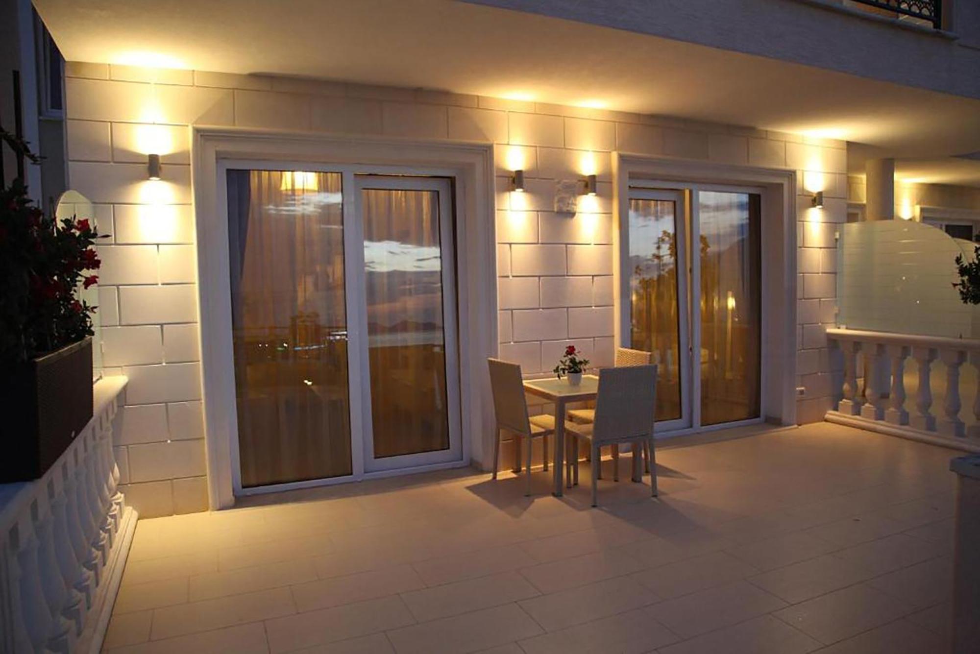 Hotel Gold Vlorë Exteriör bild