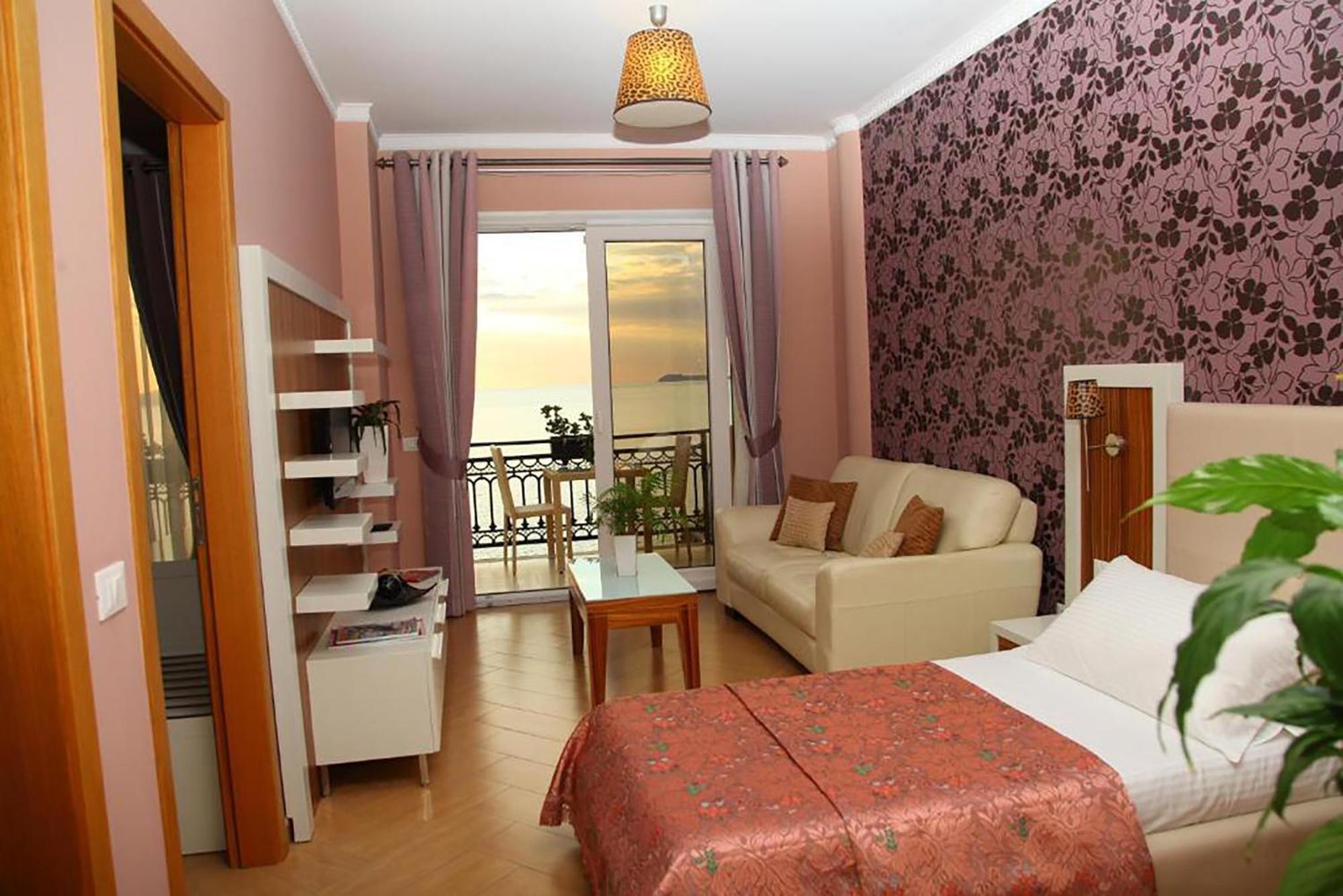 Hotel Gold Vlorë Exteriör bild