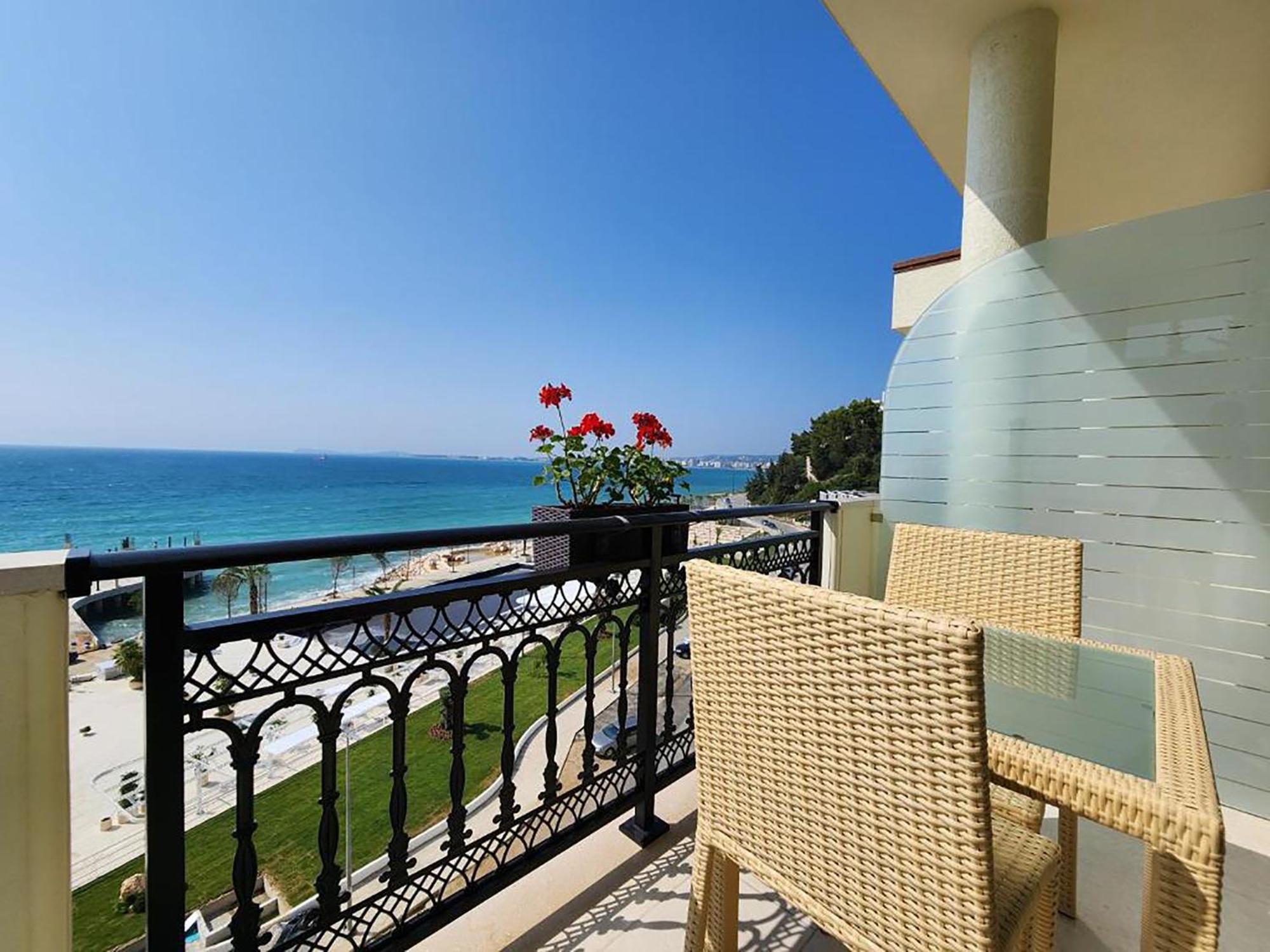 Hotel Gold Vlorë Exteriör bild