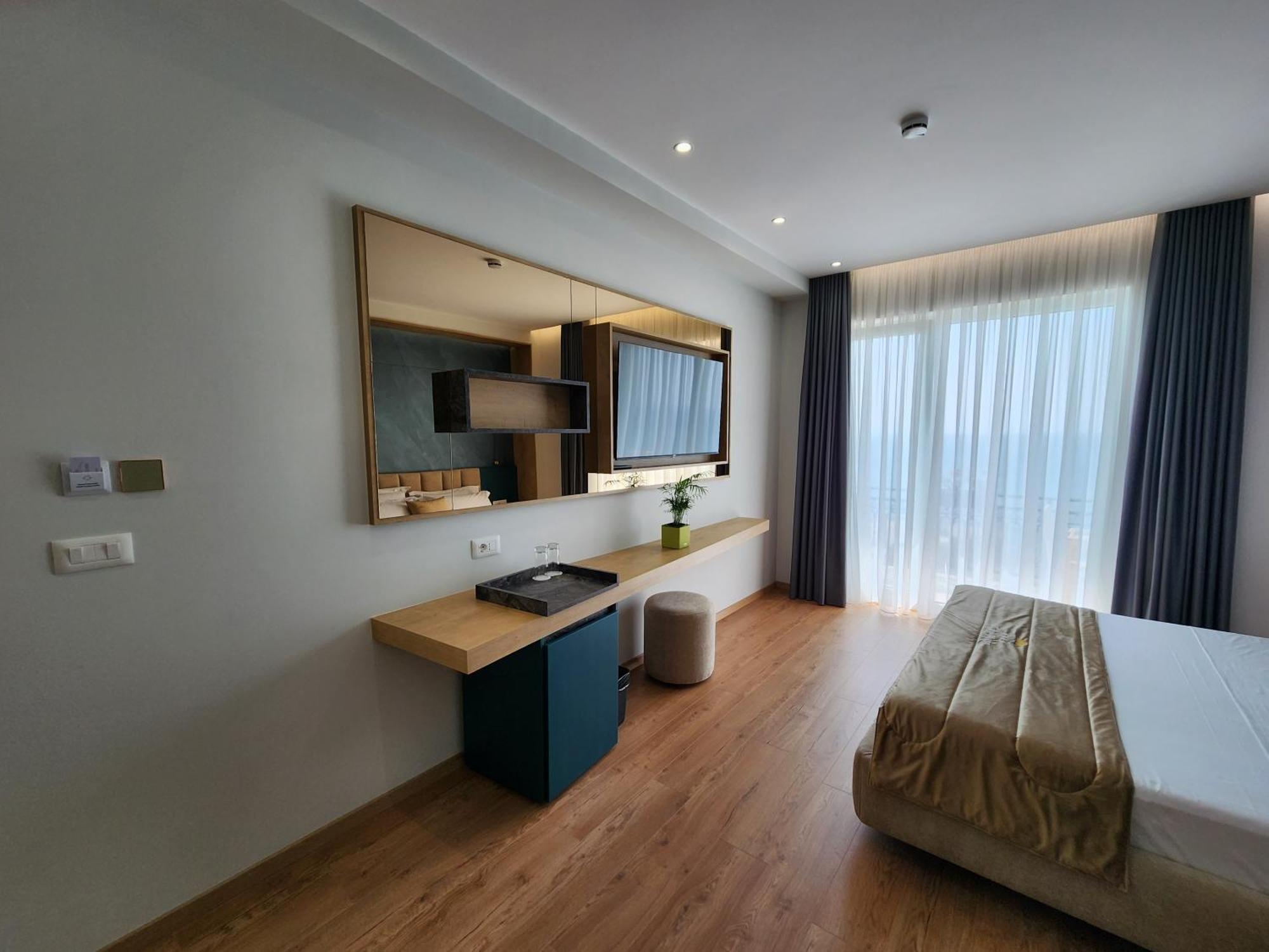 Hotel Gold Vlorë Exteriör bild